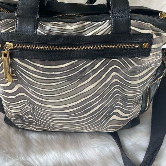 - Tory Burch Nylon Zebra prints & black leather Weekender bag with shoul… - Picture 5 of 15